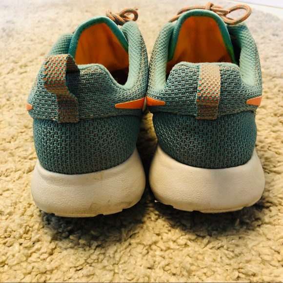 Nike Roshe Shoes - Size 7W - Picture 6 of 6